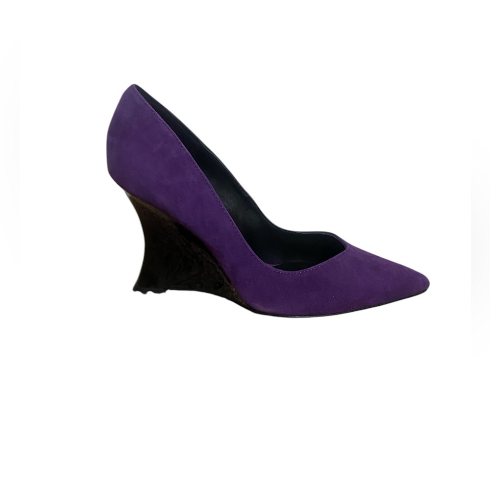 Nori Suede Wedge Pump - Picture 3 of 9
